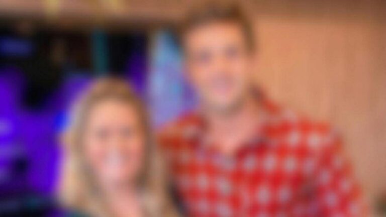 Galã de ‘Além do Tempo’ anunciou fim do casamento após 15 anos e ex pediu medida protetiva