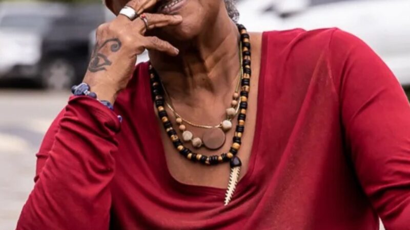 Famosa cantora enfrentou crise financeira e filho virou flanelinha; veja