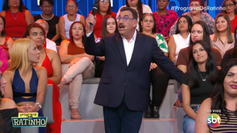 Ratinho fala sobre homens se beijando e reclama das novelas: ‘No meu tempo não tinha’
