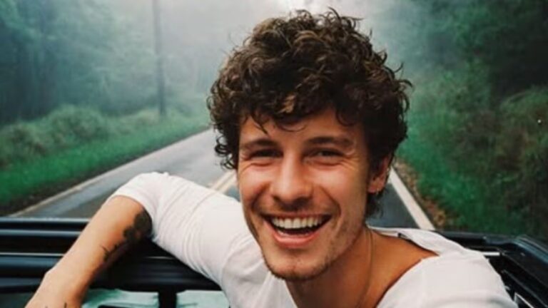 Shawn Mendes surge mão enfaixada após acidente e revela o que realmente aconteceu