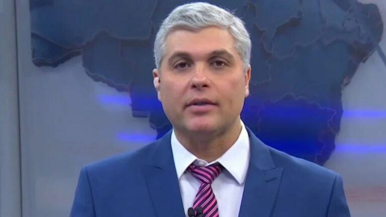 Joel Datena retorna à TV e revela gravidade de cirurgia: ‘Sangramento na medula’