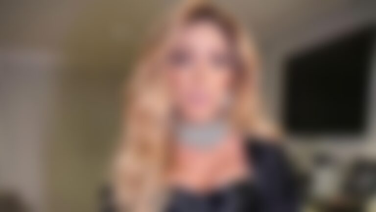 Cantora famosa realiza procedimento íntimo e detalha recuperação com bom humor na web
