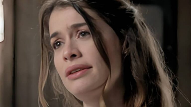 ‘Além do Tempo’: Felipe e Melissa cravam data de casamento e Lívia sofre com a decisão