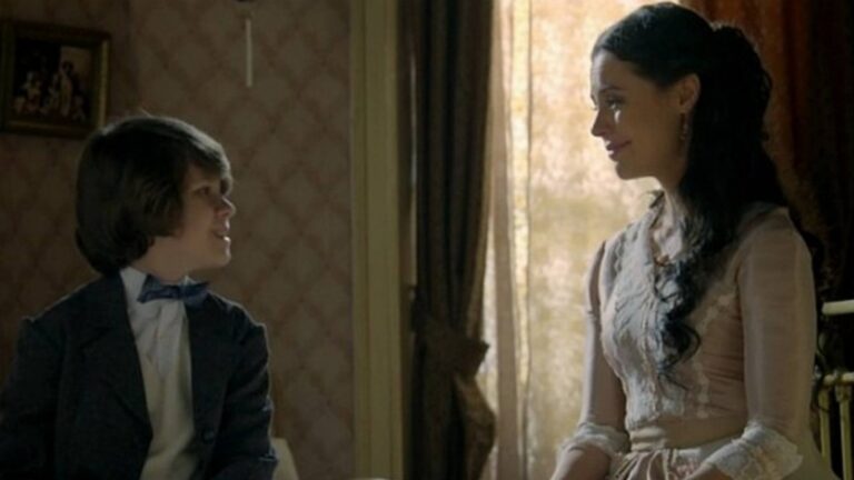 ‘Alem do Tempo’: O que está armando? Melissa se aproxima de Alex e desperta desconforto em Felipe