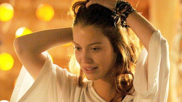 ‘Avenida Brasil’: Débora recebe notícia que tira o seu chão e surta até com Lucinda