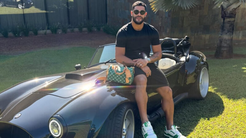 A garagem milionária de Hulk: Ferrari, SUV blindado e até um Celta turbo