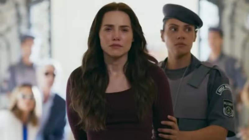 Adriana (Leticia Colin) de Quem Ama Cuida