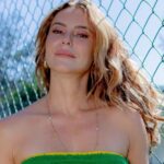 Paolla Oliveira posa com biquíni da Copa do Mundo e vídeo de Ivete Sangalo rouba a cena