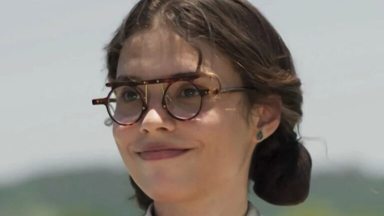 ‘A Nobreza do Amor’: Ana Maria brilha em desfile, dá volta por cima e é assumida por Manoel