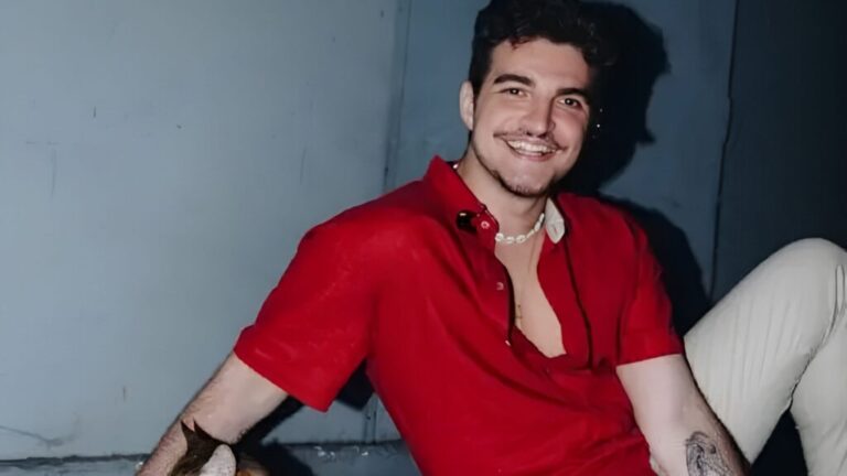 A obsessão perfumada de Jão dentro da cobertura onde nascem canções carregadas de romantismo