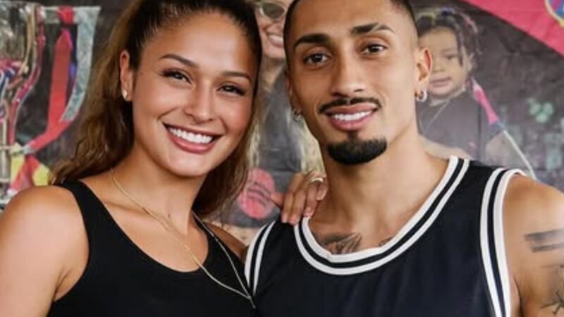 Jogador Raphinha e a esposa - Reprodução/Instagram