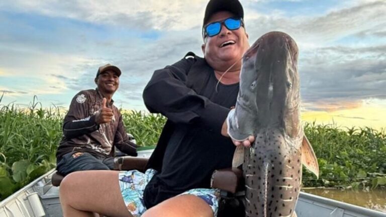Leonardo mostra mesa gigante na fazenda e clima de família chama atenção