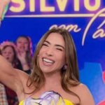 Exagerou? Vestido florido de Patrícia Abravanel chama atenção: ‘Nossa’