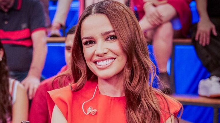 Look de Juliette no ‘Altas Horas’ dá o que falar: ‘Que saia é essa?’