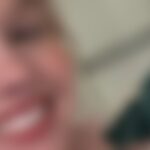 Influenciadora se despede da filha após longa batalha contra doença cardíaca rara