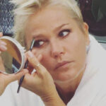 Óleo de lavanda nos pulsos: o ritual noturno de Xuxa que a ciência confirma 