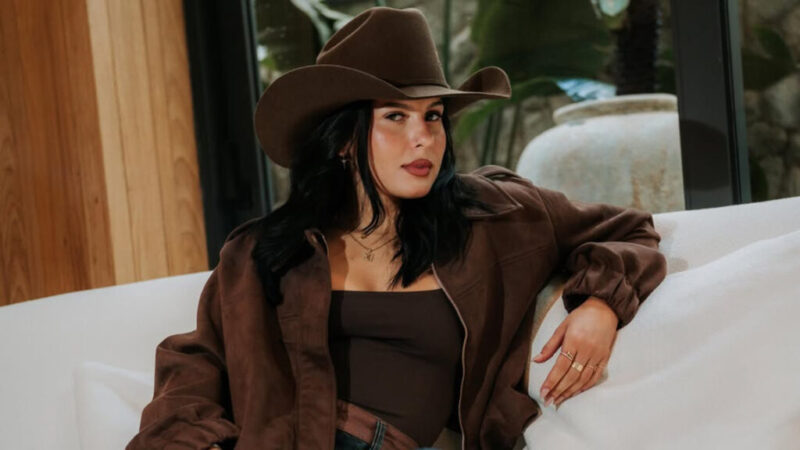 Ana Castela revela coleção absurda de chapéus e fãs ficam chocados