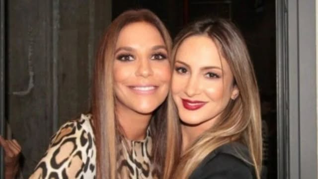 Fim da rivalidade? Ivete Sangalo e Claudia Leitte são vistas interagindo em show