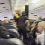 Vídeo flagra pânico em avião durante terremotos na Venezuela