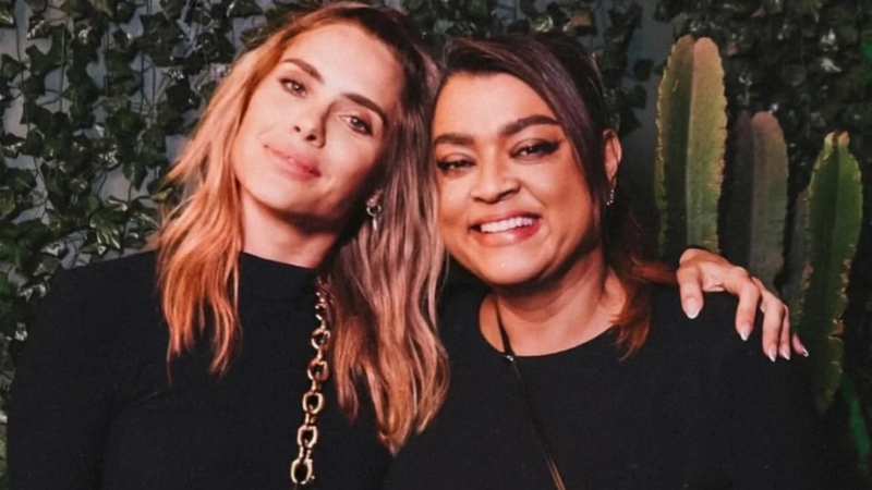Carolina Dieckmmann emociona ao lembrar Preta Gil um ano após a morte da cantora
