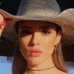 Atriz de ‘Coração Acelerado’ abre o jogo sobre maternidade e assume postura religiosa: ‘Diferentes’