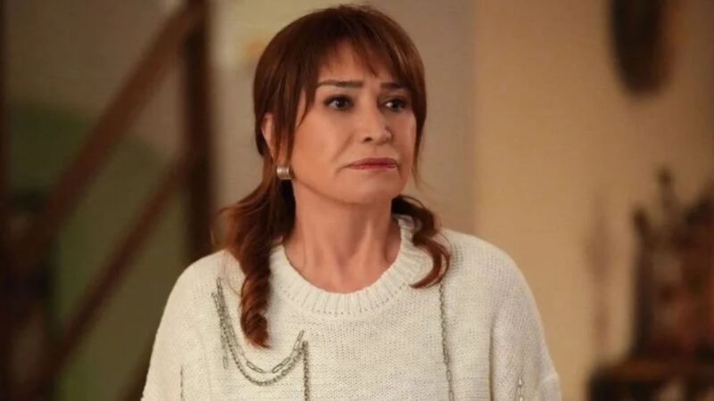 'Coração de Mãe': Filiz é presa após barraco com Feriha e Hakan salva Ayça de perigo - Reprodução/Record