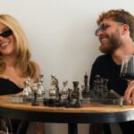 Web reage a noivado de Karoline Lima e Léo Pereira com deboche: ‘milhões da Copa’