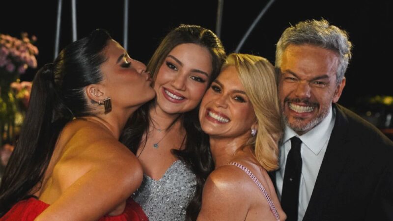 Giulia Costa, Olívia. Flávia Alessandra e Otaviano Costa — Foto: Reprodução/Instagram