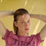 Marina Ruy Barbosa surge de topless na Itália, exibe marquinha e choca a web: ‘Ousada’