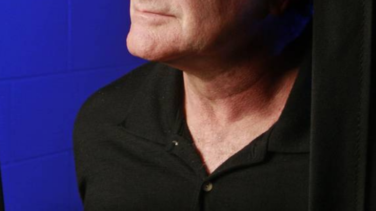 Depressão: Famoso comediante foi encontrado morto dentro de casa aos 63 anos