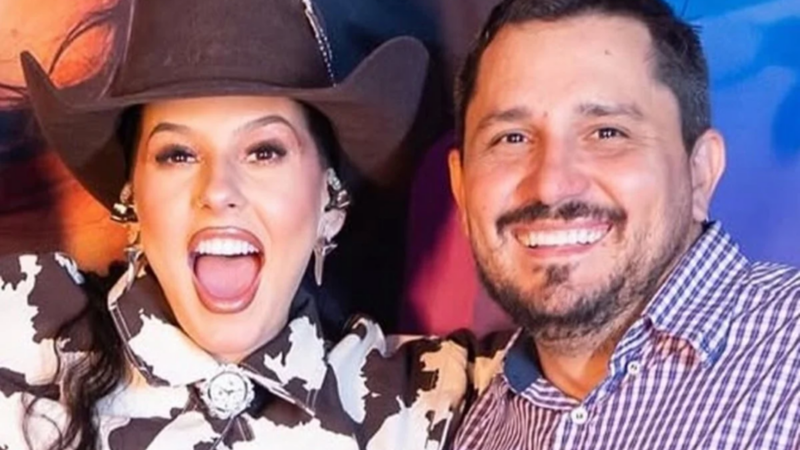 É grave? Primo de Ana Castela cai de touro durante rodeio e quebra a clavícula