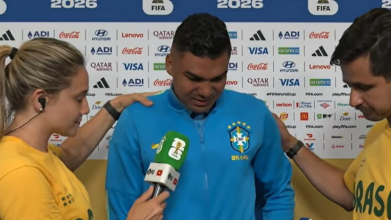 Fernanda Gentil cai no choro ao entrevistar Casemiro após eliminação da Copa 'Difícil'