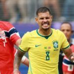 Torcida se revolta com derrota da Seleção Brasileira: ‘É um inútil’