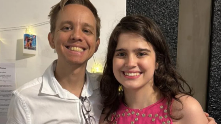 LGBT: Filha de Tadeu Schmidt anuncia que está noiva: ‘Amor da minha vida’