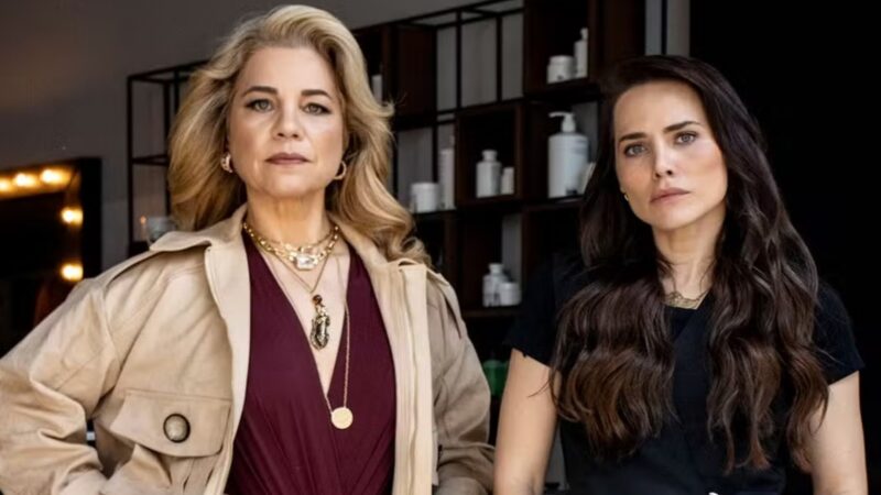 Pilar (Isabel Teixeira) e Adriana (Leticia Colin) de Quem Ama Cuida