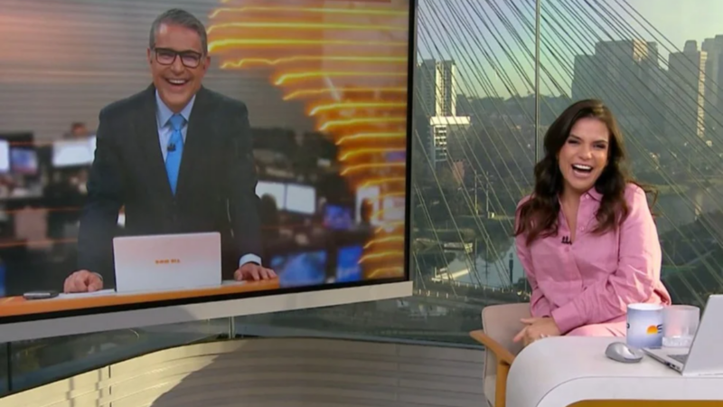 Sabina Simonato cai na risada após gafe de Hélter Duarte ao vivo na Globo
