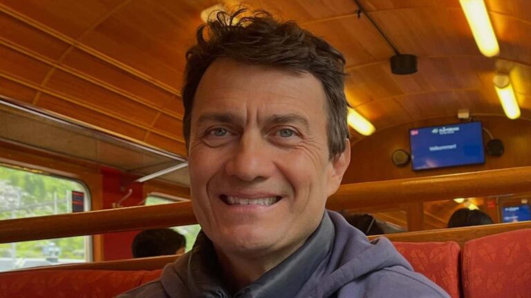 Iguais? Gabriel Braga Nunes choca ao postar foto raríssima com esposa e filhas