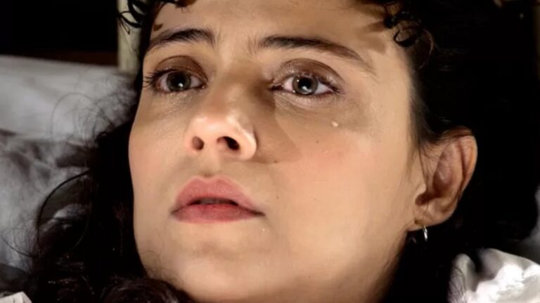 ‘Além do Tempo’: Rita revela para Anita sobre o noivado de Roberto e Bianca