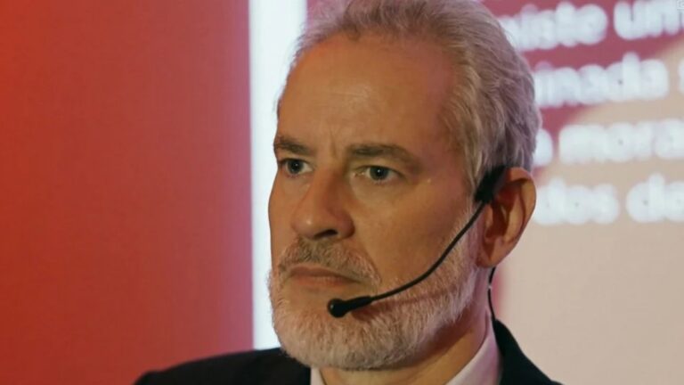 ‘Quem Ama Cuida’: Ademir se desespera após atitude de Pedro e deixa escapar nova pista sobre a morte de Arthur