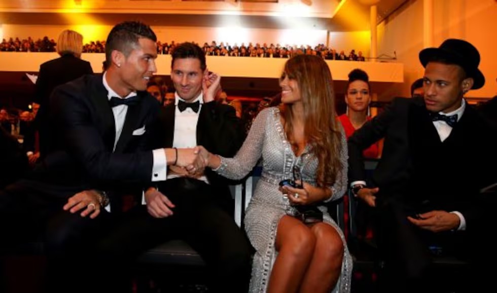 Cristiano Ronaldo cumprimenta Antonella Roccuzzo (Divulgação)