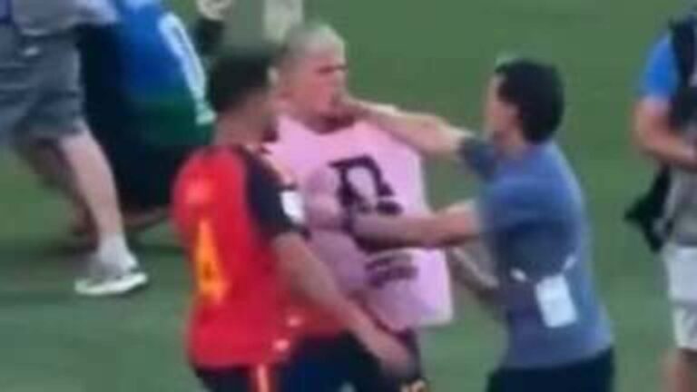 Expulsos da próxima Copa? Ajudante de treinador da Argentina foi visto batendo em jogador espanhol