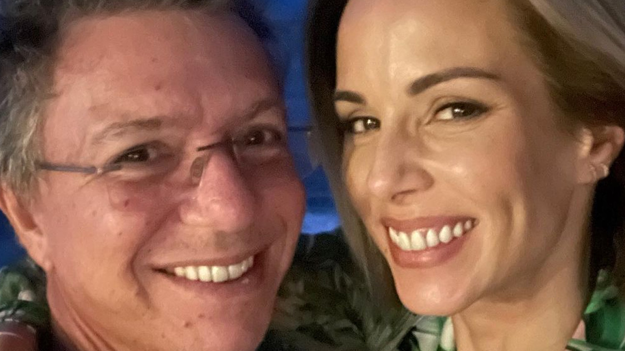 Orgulhosa, Ana Furtado homenageia Boninho pela final do BBB21 e exalta: “Disciplina, talento e total entrega”