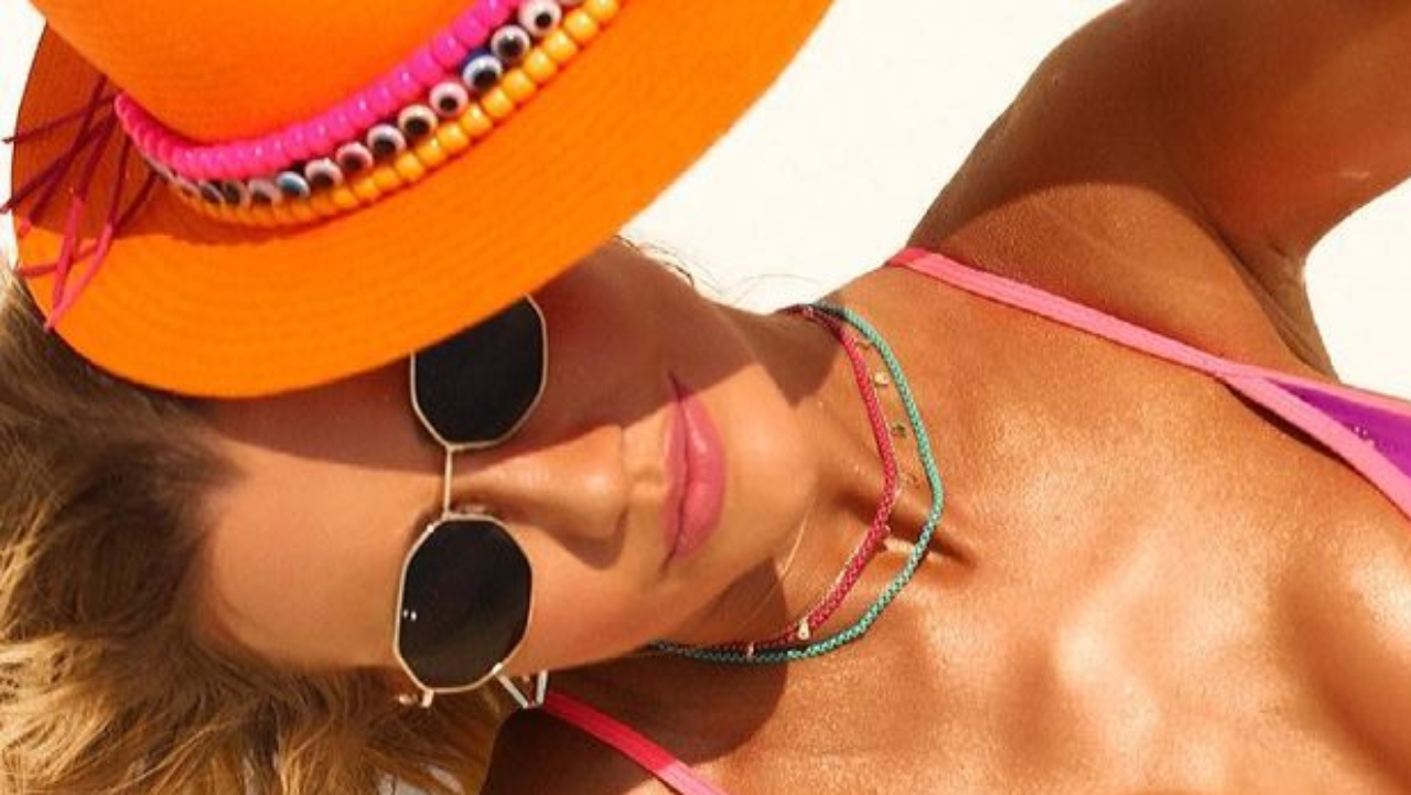 Com biquíni mínimo, Ana Paula Siebert ostenta abdômen trincado e deixa fãs babando: ”Perfeita”