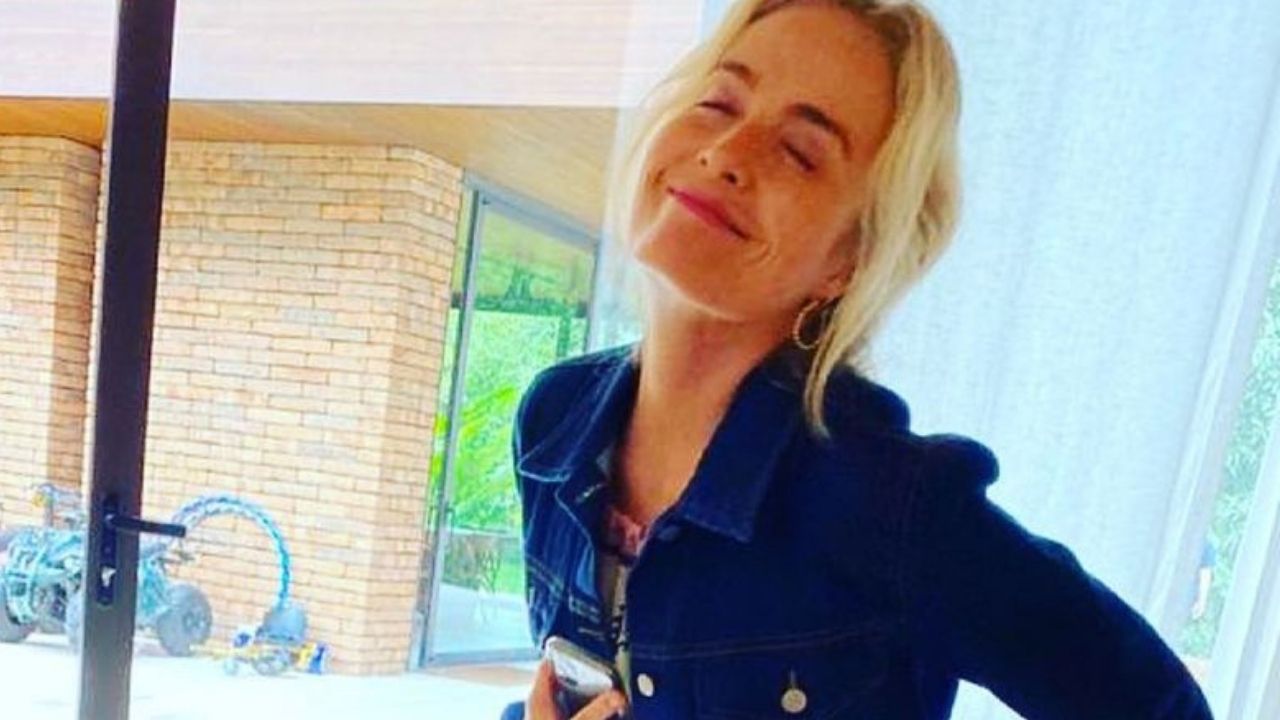 Em sua mansão, Angélica combina look com Eva e mostra presente que ganhou de Dia das Mães: “Meu dia foi assim”