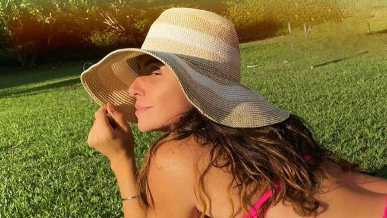 Aos 45 anos, Giovanna Antonelli toma banho de sol só de biquíni e exibe corpão: “Que Mulher”