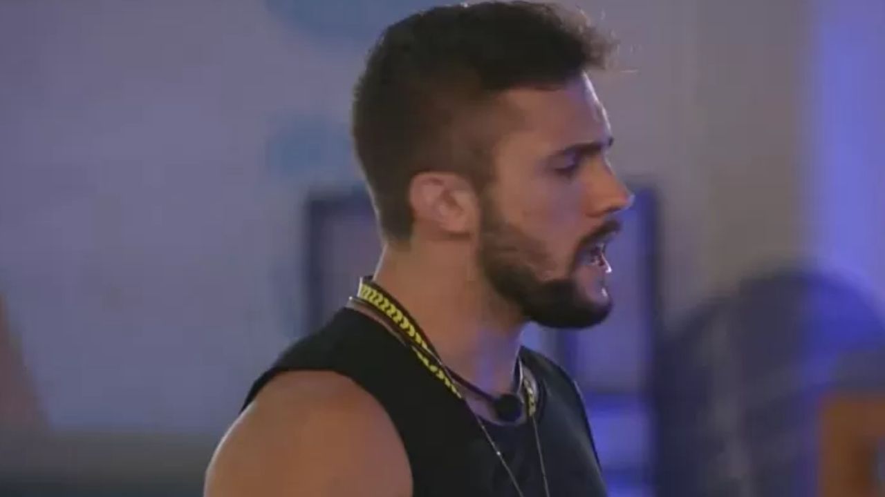 BBB21: Revoltado, Arthur detona a produção e insinua que é prejudicado: “Se eles não gostam de mim, me tira”