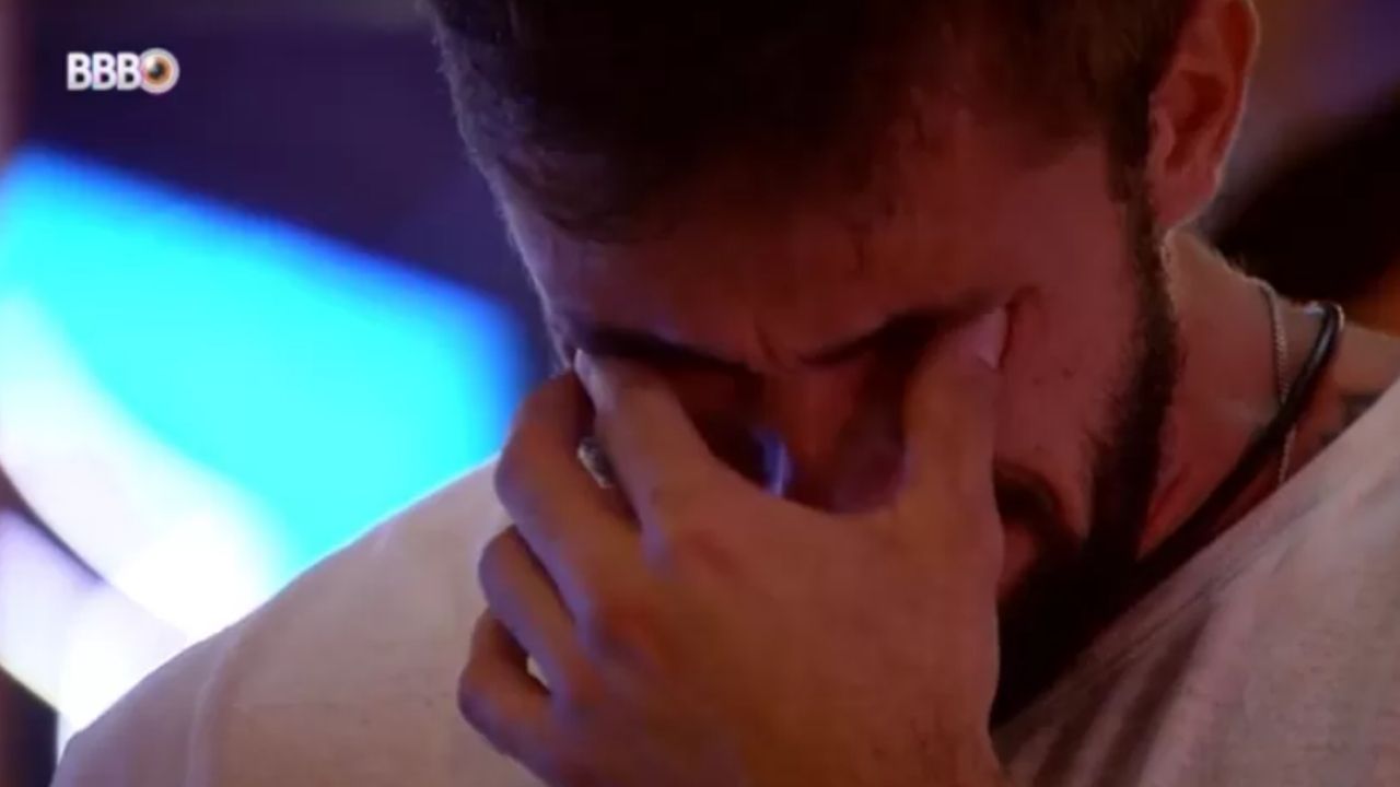 BBB21: Abalado, Arthur perde o controle, chora e lamenta morte na família: “Não sei lidar com perda”