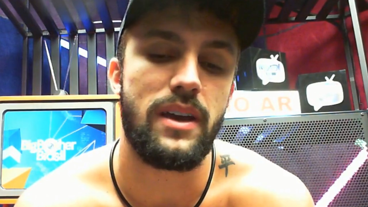 BBB21: Arthur diz que virou a noite acordado para acompanhar fãs em mutirão de votos: “Preciso ficar de olho”