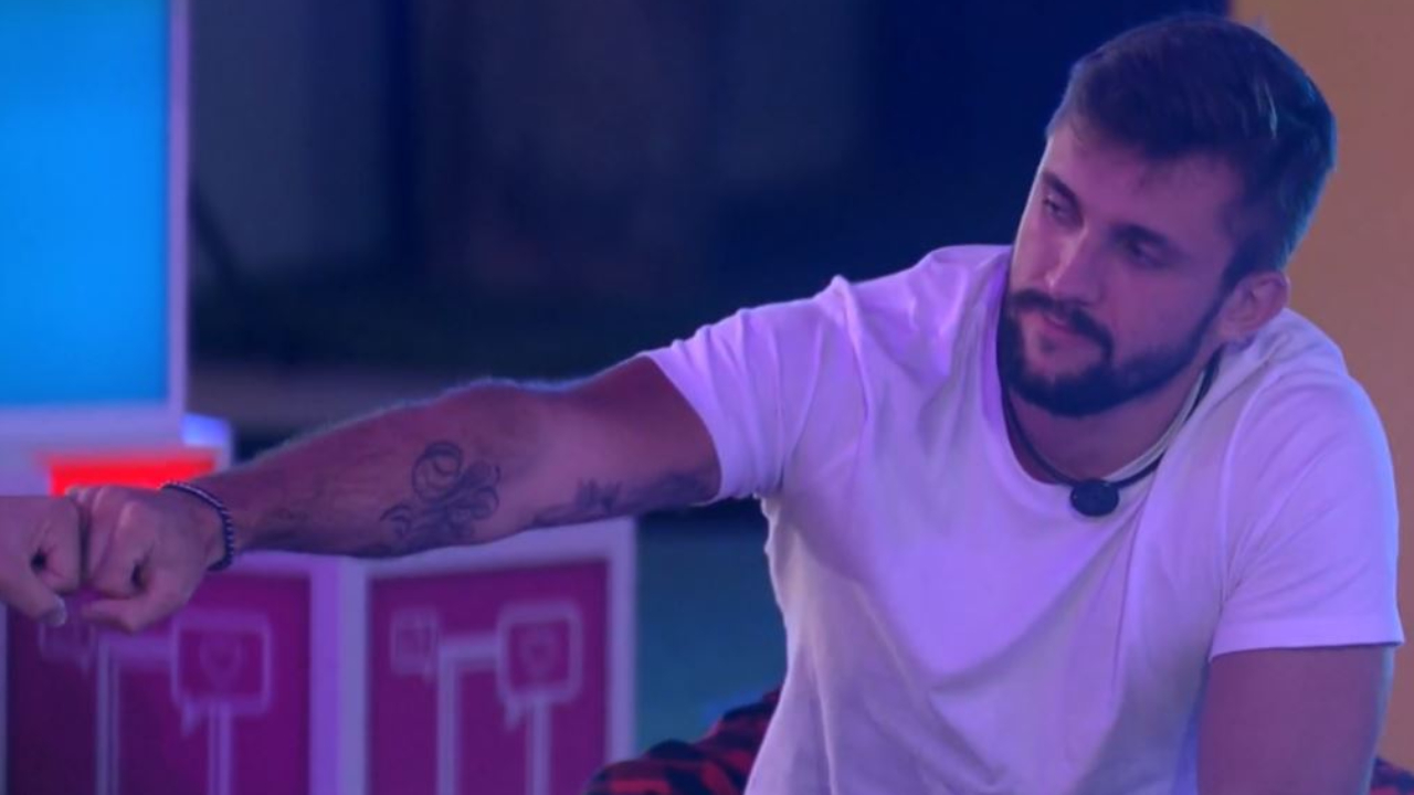 BBB21: Arthur analisa amizades e garante a brother: “Você não é minha opção de voto”