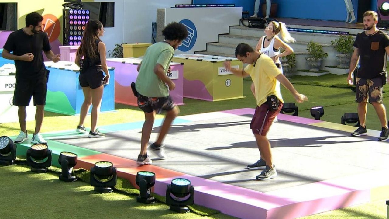 BBB21: Após guerra nas redes sociais, produção faz alerta aos brothers durante prova do líder: “Atenção”